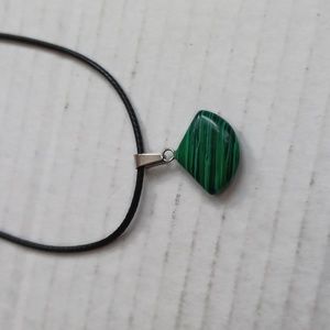 4/$80 New "Triagular" Malachite Crystal Pendant Necklace